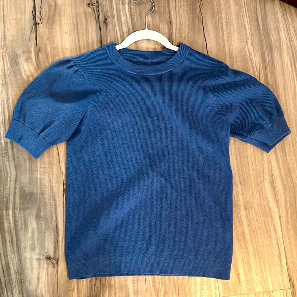 Puff sleeve knit top